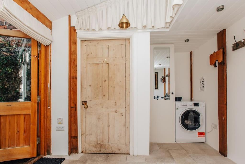 Villa Dolls House - Luxury Townhouse *Sleeps 10* Henley-on-Thames Exterior foto