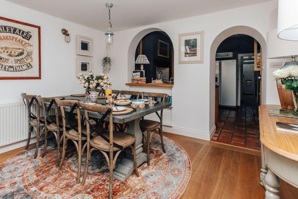 Villa Dolls House - Luxury Townhouse *Sleeps 10* Henley-on-Thames Exterior foto